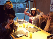 2NE1 gây xúc động với màn tái hợp kỷ niệm 10 năm debut