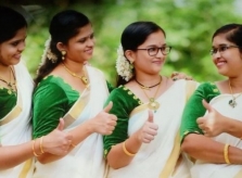 4 cô gái sinh tư kết hôn cùng ngày