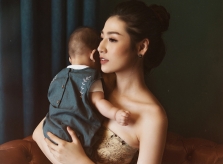 Á hậu Tú Anh: 'Một tuần sau sinh con, ngày nào tôi cũng khóc'