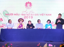 Hơn 100 nghệ sỹ Việt lộng lẫy trong buổi ra mắt Người mẫu - Đại sứ áo dài Việt Nam năm 2019