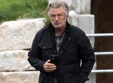 Alec Baldwin bác tin tiêu cực về phim 'Rust'