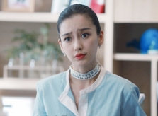 Khán giả ngán ngẩm lối diễn trợn mắt, chau mày của Angelababy