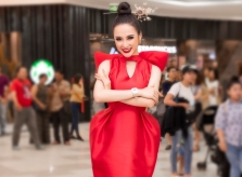 Angela Phương Trinh đẹp sắc sảo, Phạm Quỳnh Anh ngọt ngào tuần qua