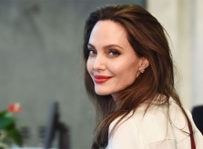Angelina Jolie trở thành biên tập viên tạp chí Time