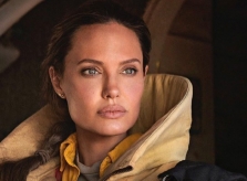 Angelina Jolie hàn gắn tổn thương khi đóng phim