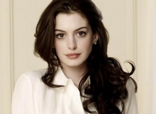 Anne Hathaway - từ công chúa teen đến ngôi sao xuống sắc ở tuổi 37