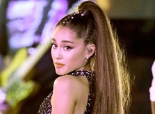 Bắt chước Ariana Grande đổi màu liên tục không sợ bị hỏng tóc