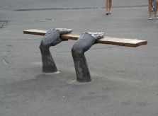 Những băng ghế khiến bạn không nỡ ngồi lên