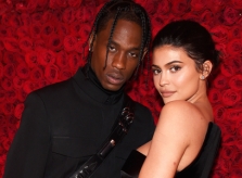 Bạn trai tặng Kylie Jenner xe Rolls Royce làm quà sinh nhật