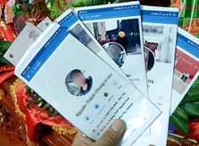 Chú rể tặng bao lì xì in trang Facebook giúp đội bê tráp thoát ế