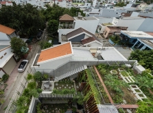 Biệt thự Nha Trang có vườn trên mái