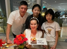 Bình Minh mừng sinh nhật bà xã