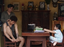 Báo Mỹ bất ngờ về 'Bố già' của Trấn Thành