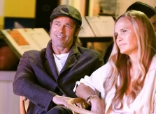 Brad Pitt tìm hiểu bạn gái mới