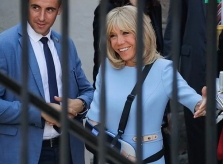 Đệ nhất phu nhân Pháp xuất hiện sau phẫu thuật thẩm mỹ