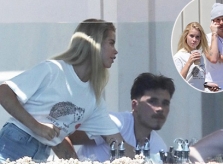 Cậu cả nhà Becks đi ăn trưa với 'bạn gái mới'