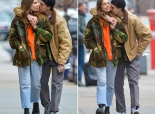 Brooklyn không ngừng âu yếm bạn gái trên phố