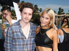 Brooklyn Beckham hôn tình cũ hơn 10 tuổi khi vừa chia tay Hana Cross