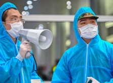 Hà Nội, TP.HCM tiếp tục cách ly xã hội đến 22/4