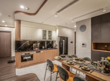 Căn hộ 120 m2 chia phòng nhờ gạch và sàn gỗ