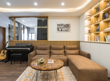 Căn hộ 85 m2 có phòng ngủ vách kính