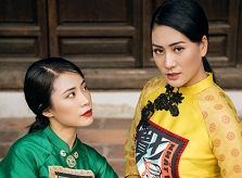Cao Minh Tiến thiết kế áo dài từ nghệ thuật bài chòi