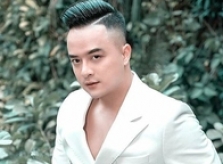 Cao Thái Sơn 'vui vẻ' dù loạt hit được bán độc quyền cho Nathan Lee