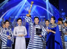 Lộng lẫy đêm tôn vinh Đại sứ bảng Quý Ông cuộc thi Đại sứ áo dài VN 2019