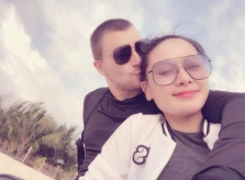 Vợ cũ MC Thành Trung- ca sĩ Thu Phượng khoe ảnh tình tứ bên bạn trai Tây