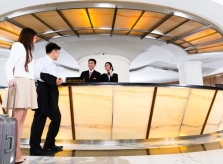 Vì sao luôn phải check in khách sạn sau 14h