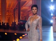 Chiếc váy đính hơn 3.000 viên đá giúp H'Hen Niê làm nên lịch sử