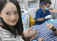 Ảnh sao 2/5: Chồng Lan Phương nhập viện vì rửa bát đứt tay