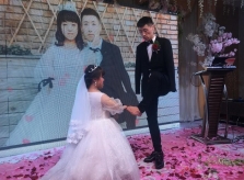 Chuyện tình của cô gái 1,1 mét và chàng trai không tay