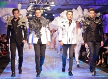 NTK Nam Phong tung BST thương hiệu CoCo&PaPa độc đáo tại 'Đại hội mỹ nam' làm khán giả ngất ngây