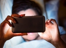 Phản ứng của ông bố khi phát hiện con 14 tuổi xem phim sex