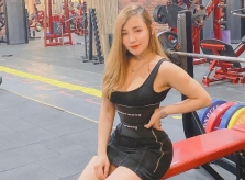 Một năm lột xác thành cô nàng 'cơ bắp'