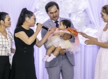 Dàn nghệ sĩ hải ngoại dự thôi nôi con gái Đức Tiến