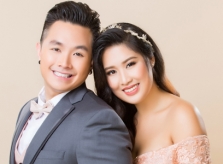 Con gái NSND Hồng Vân cùng chồng về nước làm tiệc báo hỷ