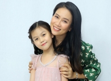 Con gái NSƯT Vân Khánh 'tố' mẹ dữ như phù thủy