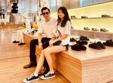 Con gái Trương Ngọc Ánh khoe chân dài ở Mỹ