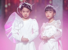 Con gái Xuân Lan làm vedette show Phương Nguyễn Silk