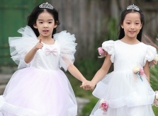 Con gái Xuân Lan diễn thời trang