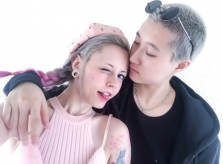 Con rơi Thành Long: 'Tình yêu mạnh hơn máu mủ'