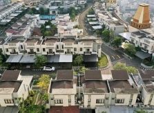 Ngỡ ngàng làng toàn biệt thự hơn 3 tỷ, nhà nào cũng 