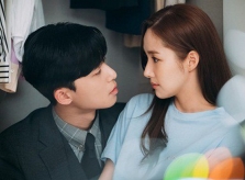 Bất cứ phụ nữ nào, dù đẹp hay không đều hấp dẫn đàn ông, miễn là … của lạ