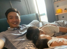 Ảnh sao 7/11: Cường Đôla bình yên bên hai con