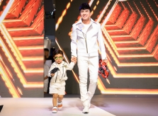 Đan Trường diễn thời trang cùng con trai