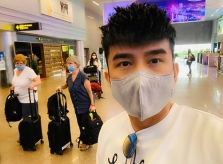 Đan Trường về Mỹ vì bị hủy 12 show ở VN