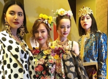 Địch Lệ Nhiệt Ba, Jessica và Mai Davika đọ sắc trên sàn diễn