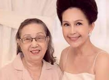Diễm My mừng mẹ 86 tuổi
